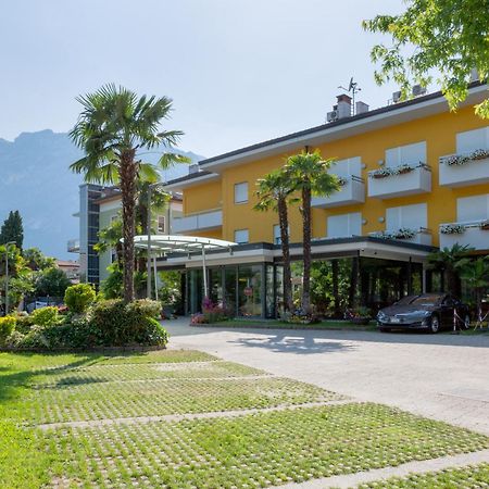 Appartamento Campagnola Mansardato Riva del Garda Kültér fotó